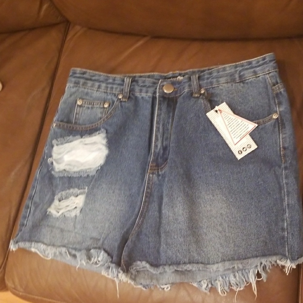 Tall zuri distressed frayed denim shorts